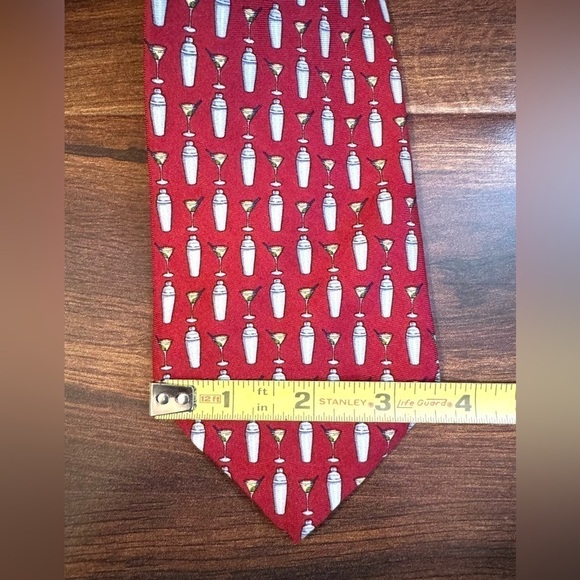 BROOKS BROTHERS Makers Pure Silk Red Party Print Necktie Made in USA - Picture 7 of 9